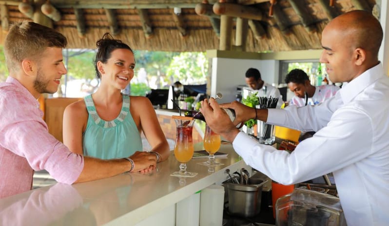 LA PIROGUE - LE MORNE BEACH BAR 2